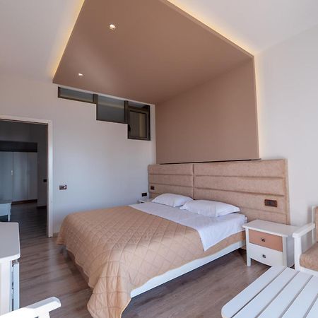 New Heaven Hotel Saranda Kültér fotó