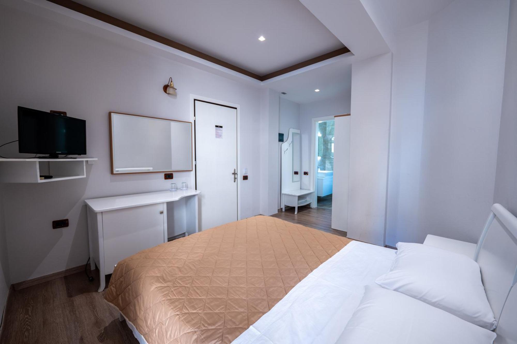 New Heaven Hotel Saranda Kültér fotó